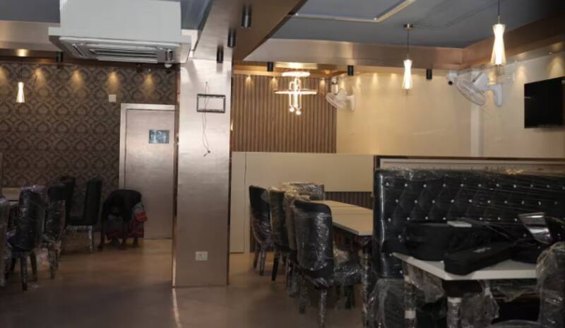 Flora restaurant interior